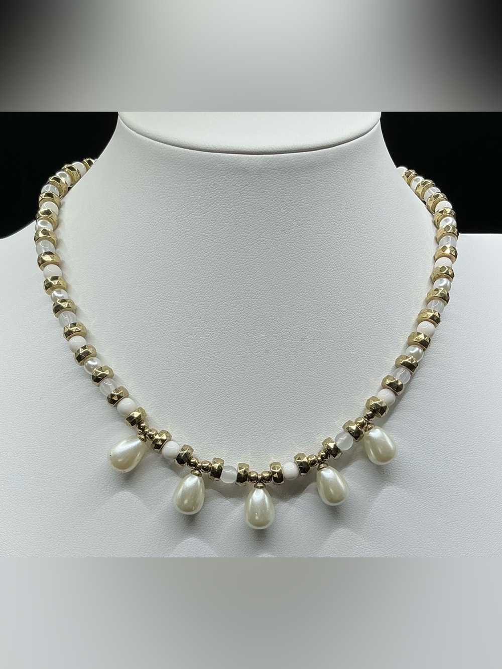 PLUNDER GOLD TONE TEARDROP FAUX PEARL BEADED NECKLACE NWOT